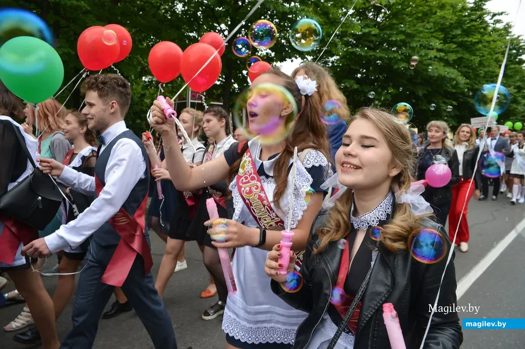 30.05.2019. Торжественное шествие выпускников школ и гимназий 2019 года