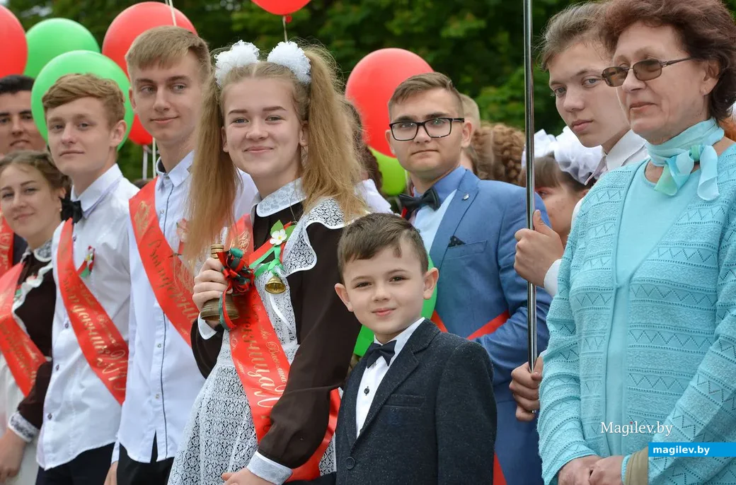 30.05.2019. Торжественное шествие выпускников школ и гимназий 2019 года