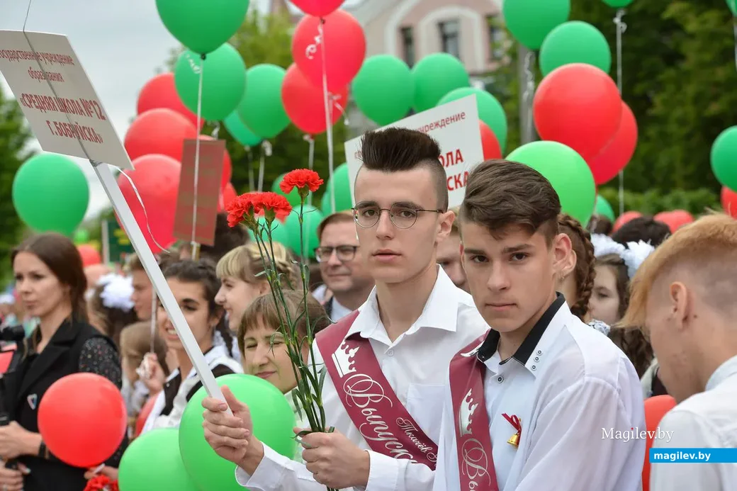 30.05.2019. Торжественное шествие выпускников школ и гимназий 2019 года