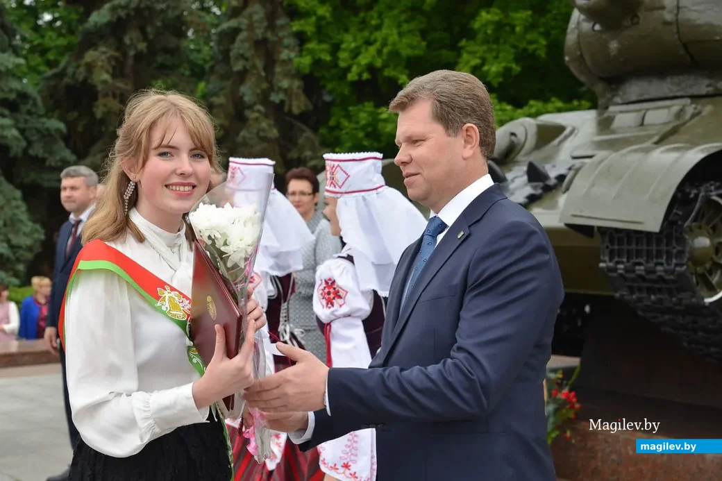 30.05.2019. Торжественное шествие выпускников школ и гимназий 2019 года