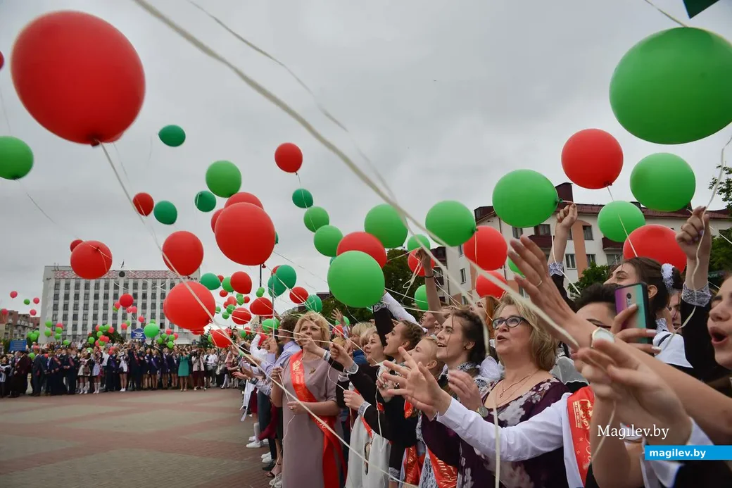 30.05.2019. Торжественное шествие выпускников школ и гимназий 2019 года
