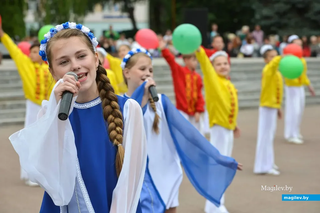 30.05.2019. Торжественное шествие выпускников школ и гимназий 2019 года