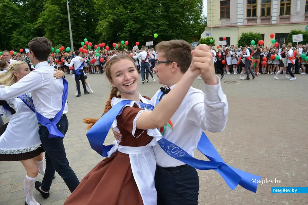 30.05.2019. Торжественное шествие выпускников школ и гимназий 2019 года