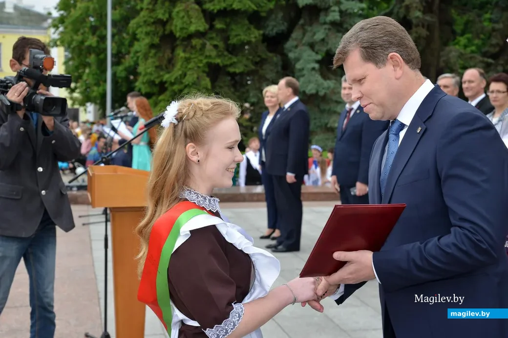 30.05.2019. Торжественное шествие выпускников школ и гимназий 2019 года