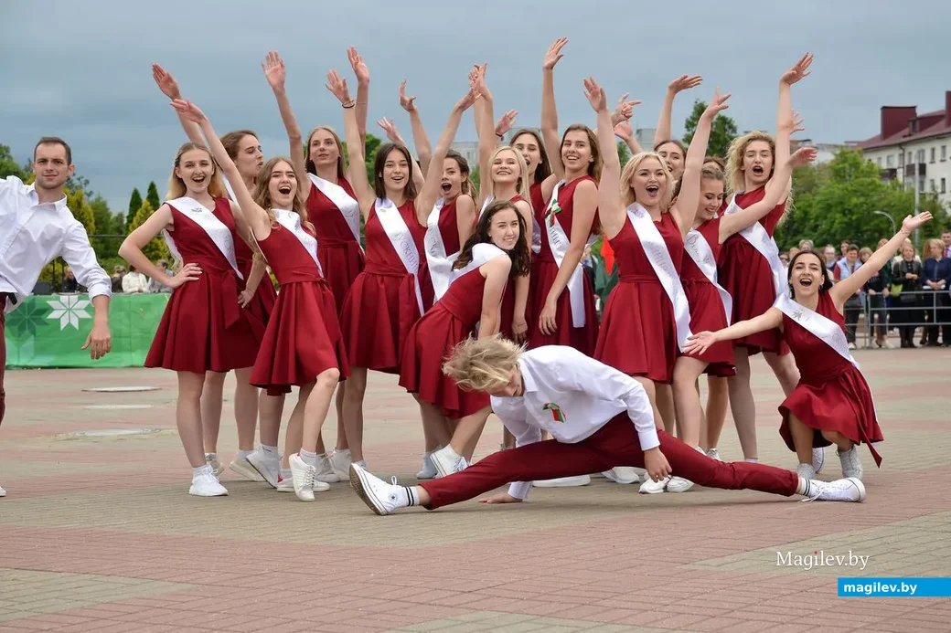 30.05.2019. Торжественное шествие выпускников школ и гимназий 2019 года
