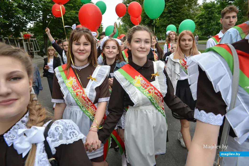 30.05.2019. Торжественное шествие выпускников школ и гимназий 2019 года