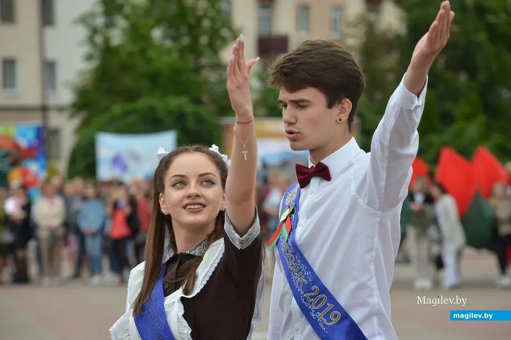 30.05.2019. Торжественное шествие выпускников школ и гимназий 2019 года