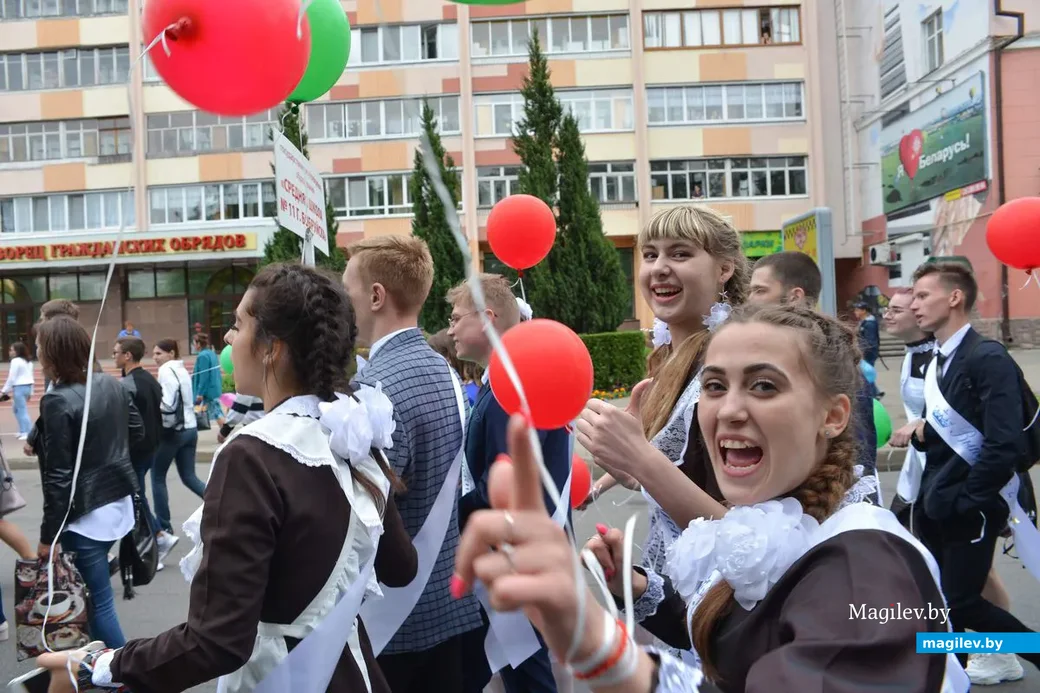 30.05.2019. Торжественное шествие выпускников школ и гимназий 2019 года