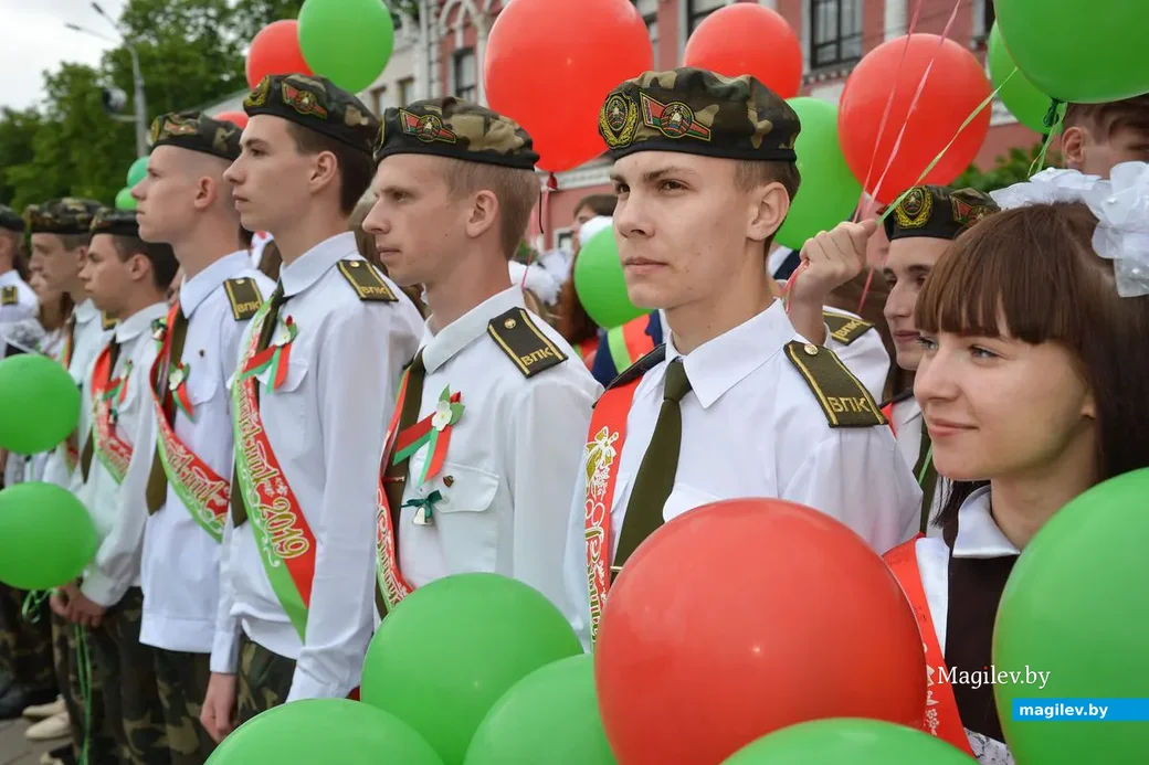 30.05.2019. Торжественное шествие выпускников школ и гимназий 2019 года