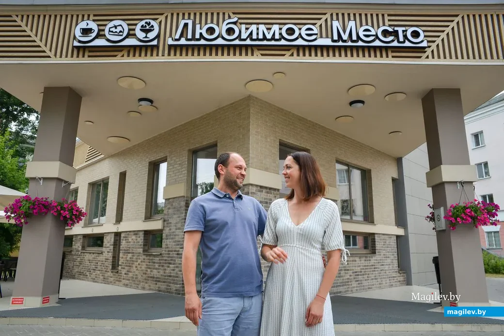 20.06.2019. Владельцы кафе «Любимое место» Диана Лемешонок и Евгений Пухкало.