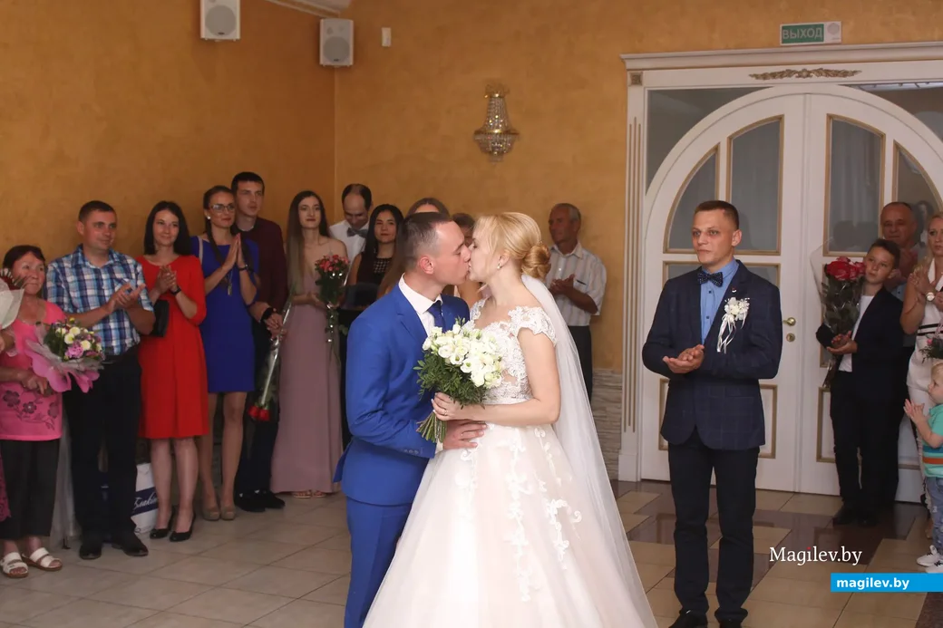 В пятницу, 26 июля, зарегистрировали свой брак в бобруйском ЗАГСе 23-летняя Анна Леонович и