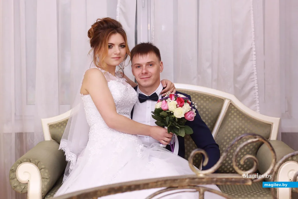 16 августа свой брак зарегистрировали 20-летняя Дарья Пирожник и 29-летний Василий Петух.