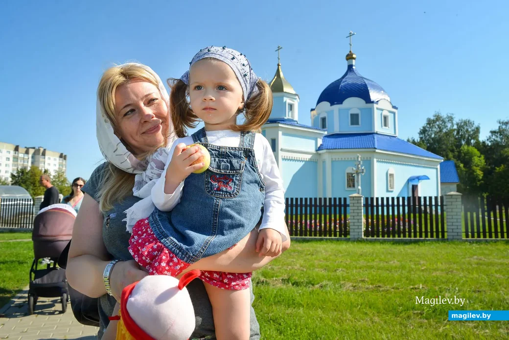 19.08.2019. Православные верующие отмечают праздник Преображения Господня (Яблочный Спас).