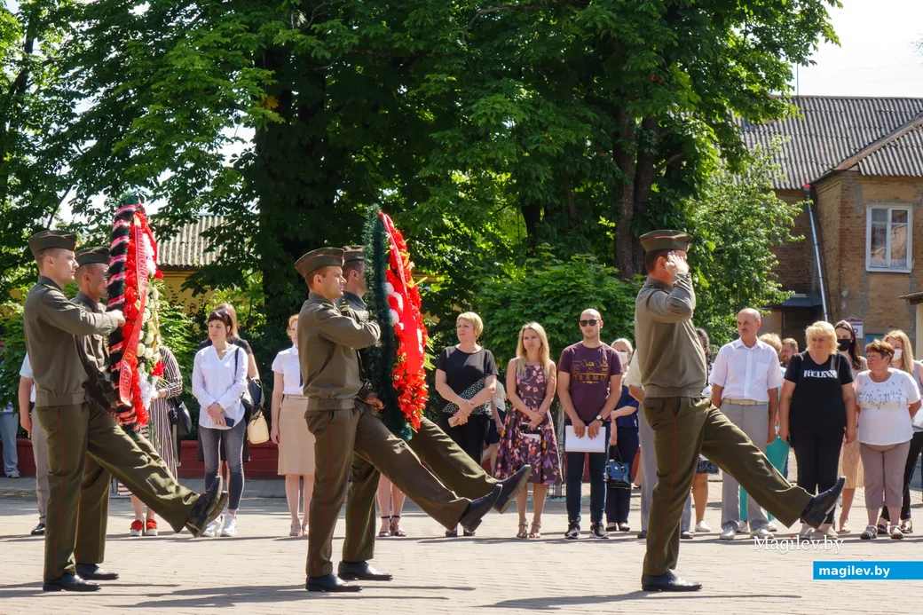 29.06.2020. Бобруйск, Могилевская область. Возложение венков и цветов руководством города и