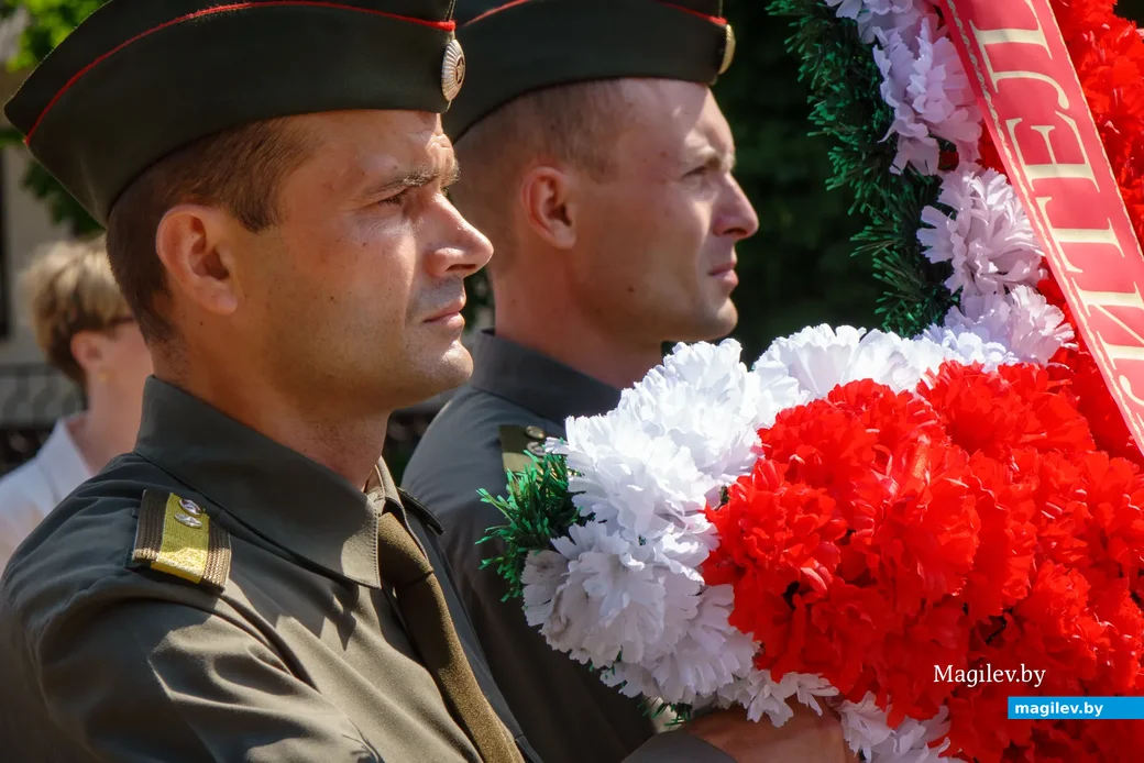 29.06.2020. Бобруйск, Могилевская область. Возложение венков и цветов руководством города и