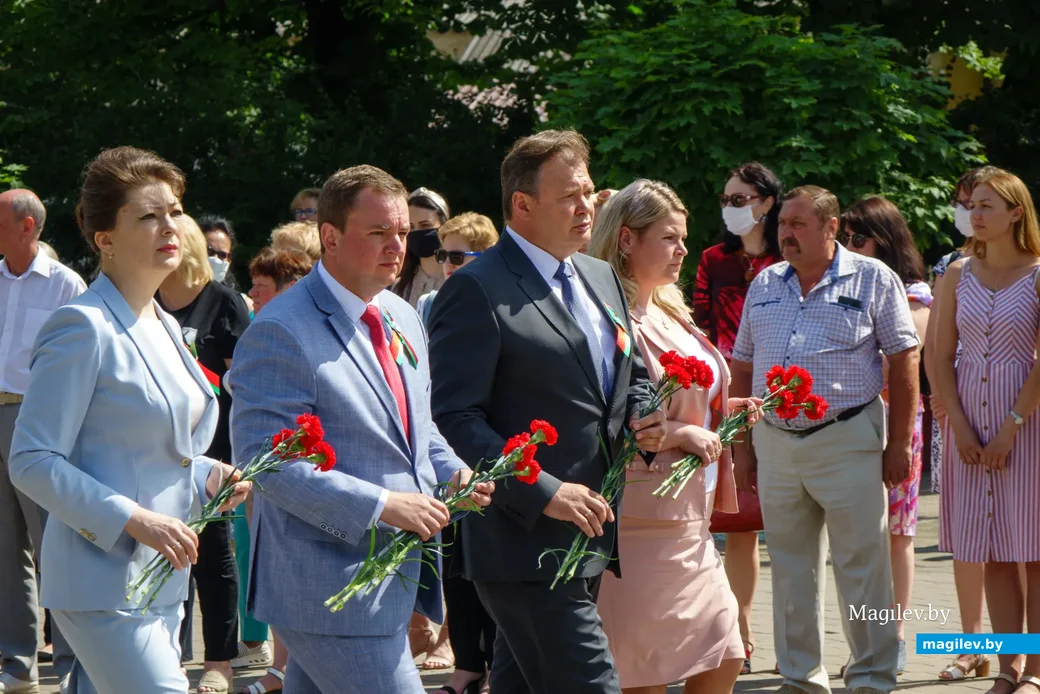 29.06.2020. Бобруйск, Могилевская область. Возложение венков и цветов руководством города и