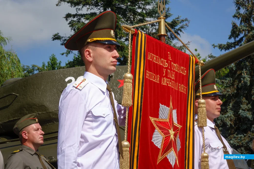 29.06.2020. Бобруйск, Могилевская область. Возложение венков и цветов руководством города и