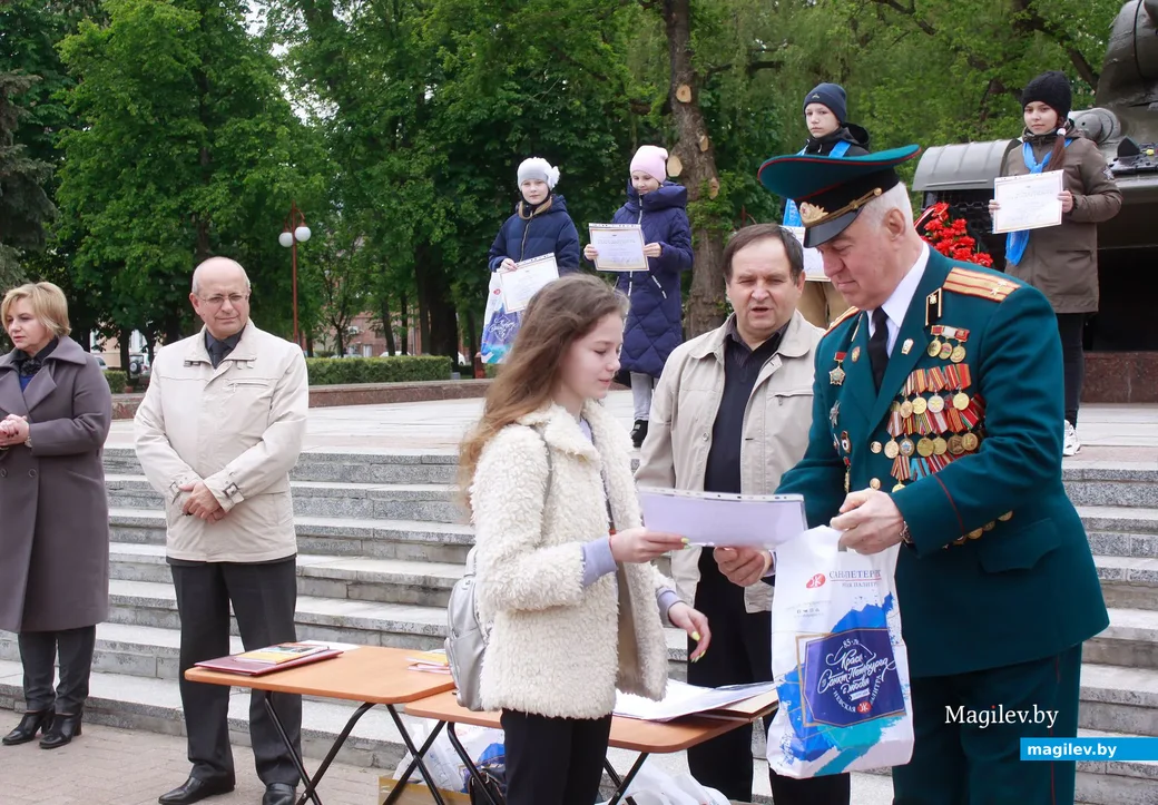 22.05.2020. В Бобруйске прошла выставка юных художников студии «Радуга».