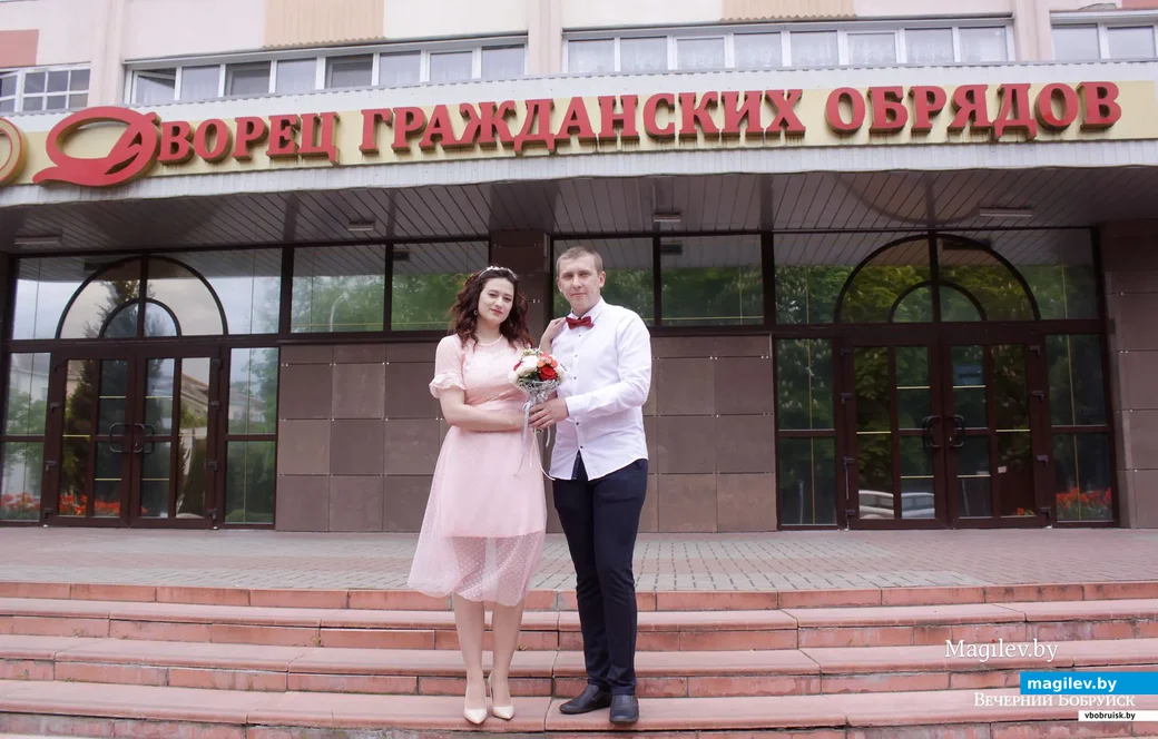 Наталья Попова и Михаил Добровольский стали мужем и женой 16 мая.