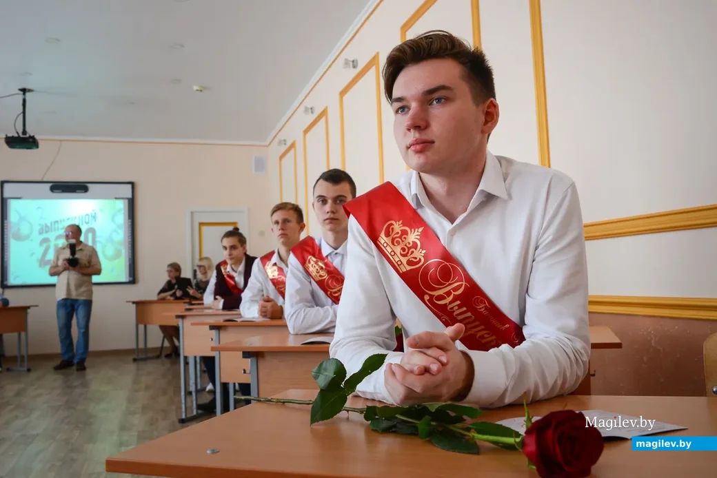 11.06.2020. Бобруйск, Могилевская область. Вручение аттестатов о среднем образовании выпускникам