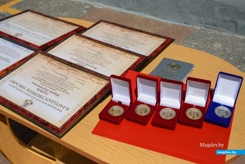 11.06.2020. Бобруйск, Могилевская область. Вручение аттестатов о среднем образовании, золотых и