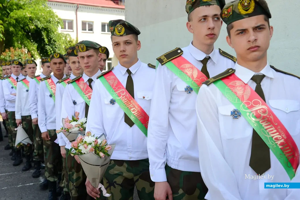 11.06.2020. Бобруйск, Могилевская область. Вручение аттестатов о среднем образовании, золотых и