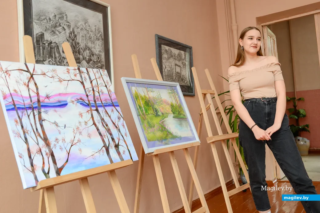 Яна Гобатенко (16 лет). «Весна» (холст, акрил), «Нежность» (гуашь, бумага)