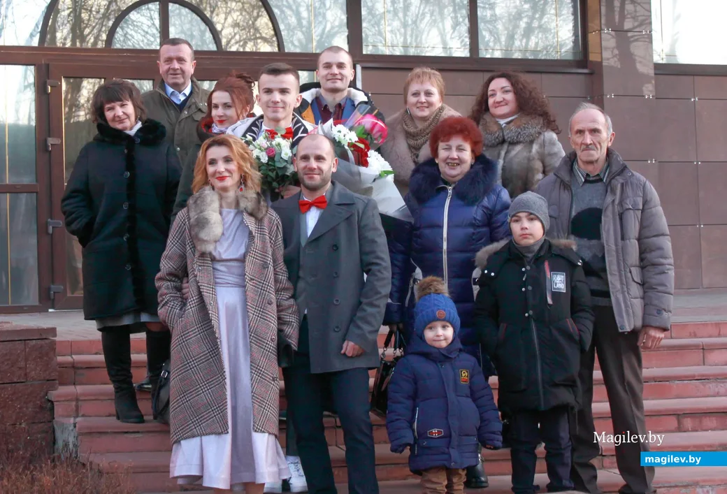 Елена Королева и Олег Лесненко зарегистрировали свой брак 6 декабря.