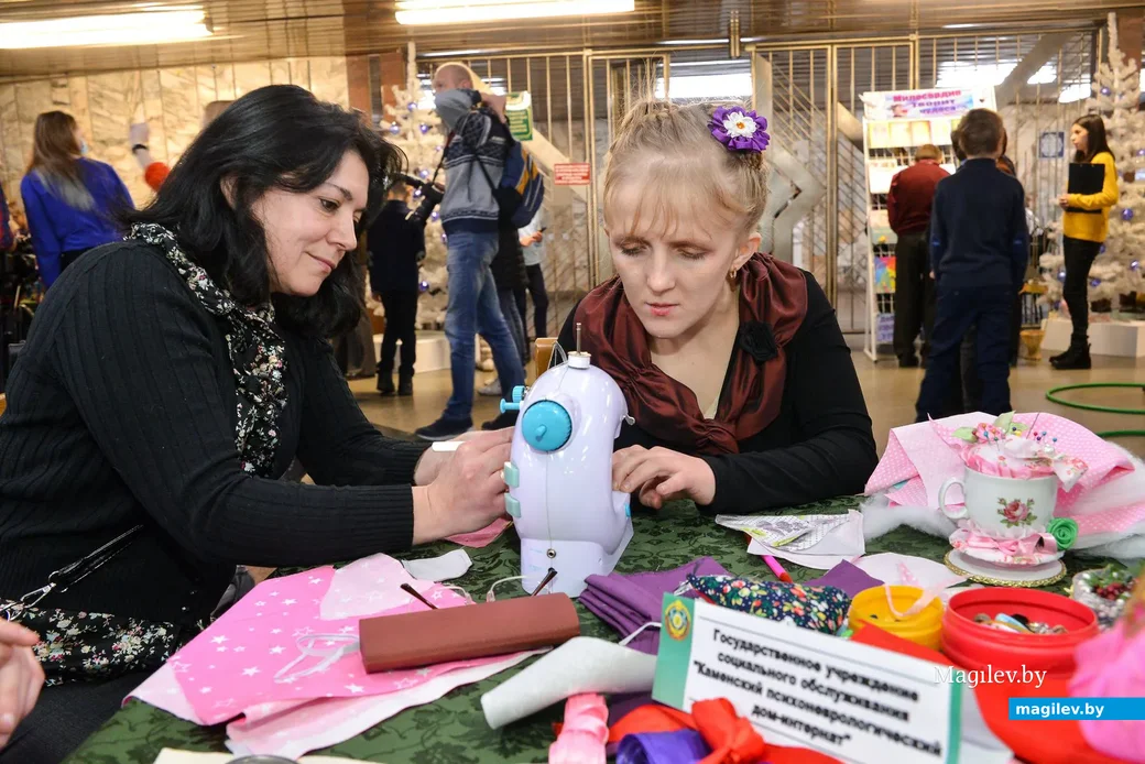 Инклюзивная ярмарка талантов «Под созвездием добра» прошла 5 декабря 2019 года во Дворце