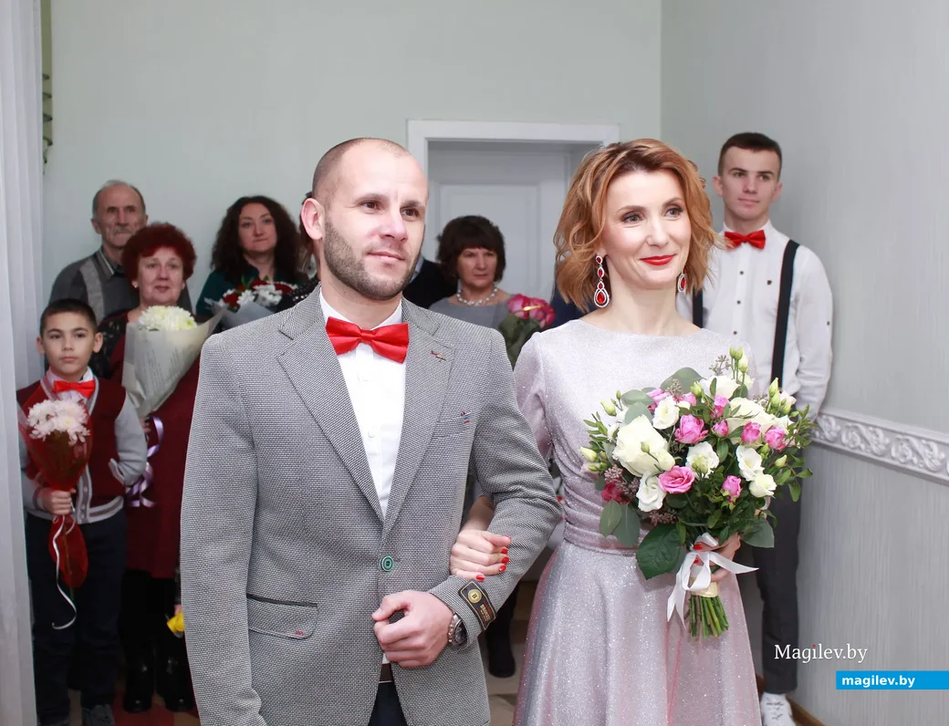 Елена Королева и Олег Лесненко зарегистрировали свой брак 6 декабря.