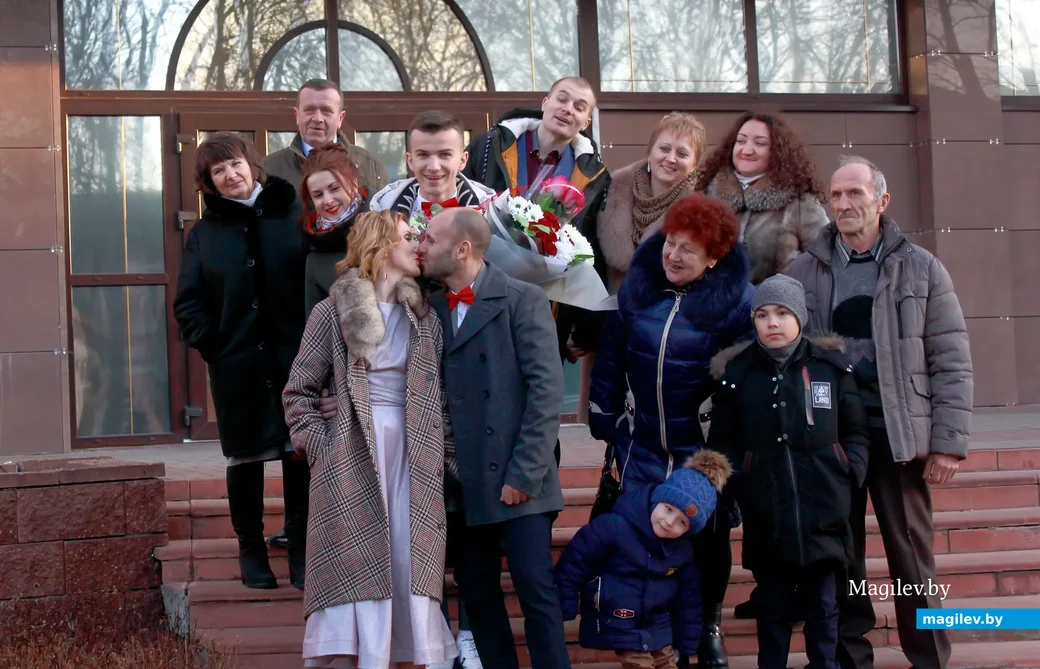 Елена Королева и Олег Лесненко зарегистрировали свой брак 6 декабря.