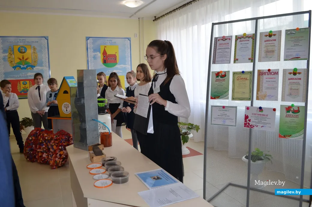 Открытие экологического класса в гимназии Глуска. Софья Сергеева представляет свою систему