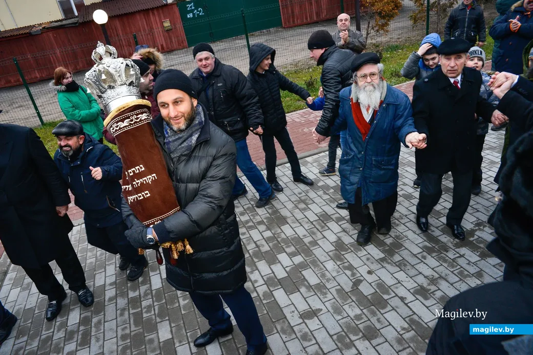 12.01.2020. Праздник внесения свитка Торы в Бобруйской синагоге. Торжественная процессия со