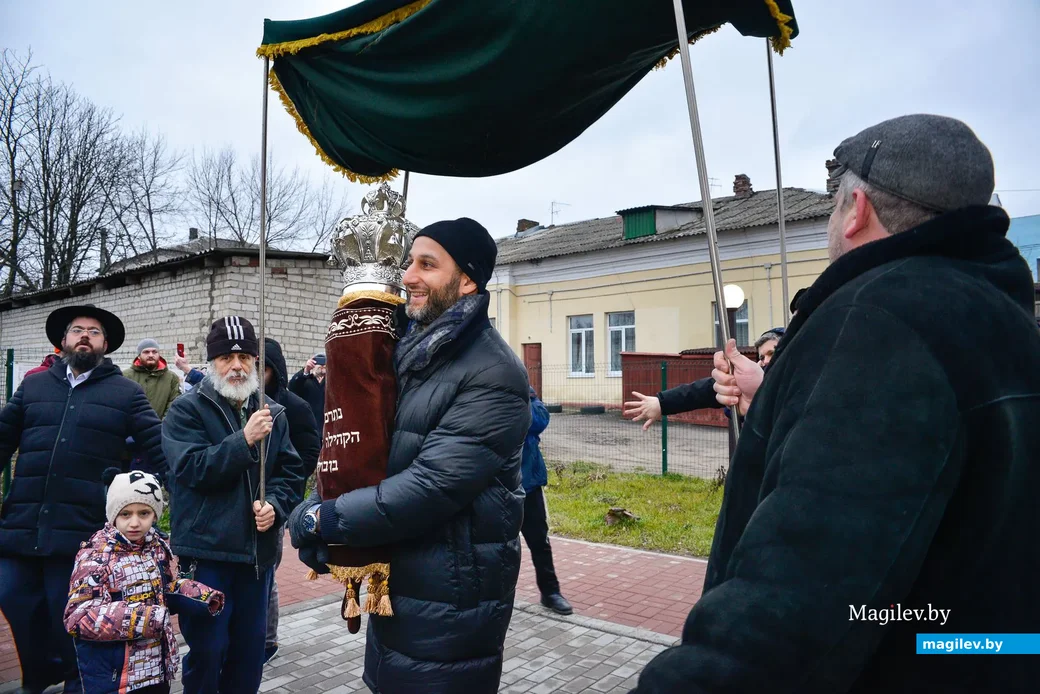 12.01.2020. Праздник внесения свитка Торы в Бобруйской синагоге. Торжественная процессия со