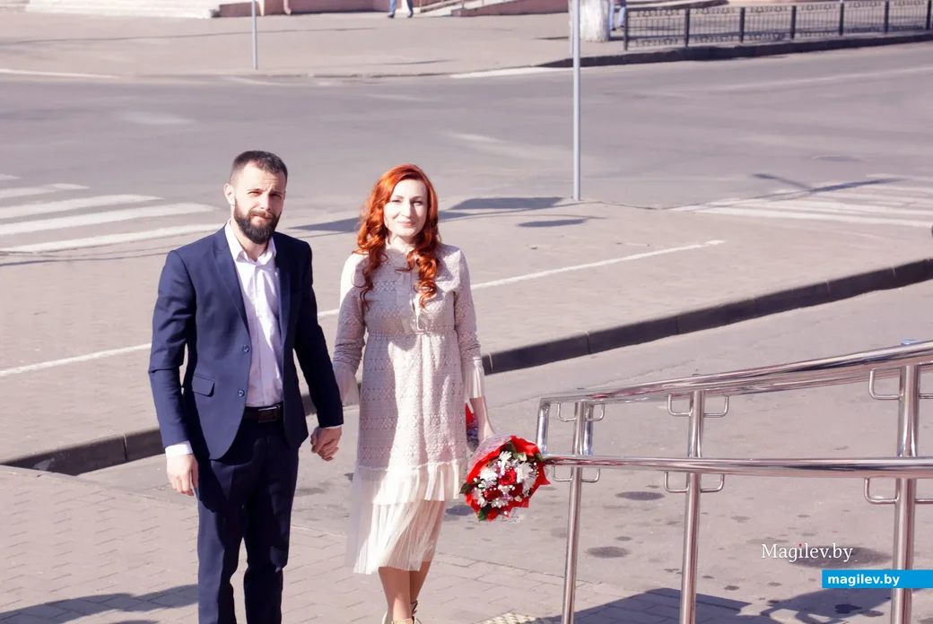 27 марта в Бобруйске поженились Юлия Филиппова и Сергей Рохманей.