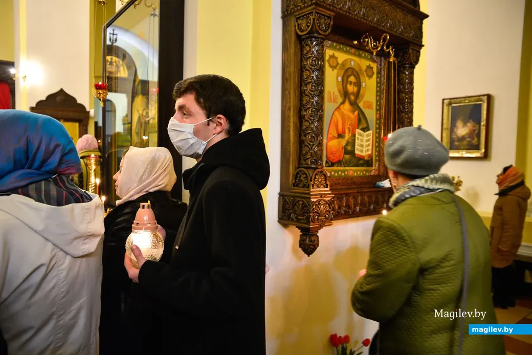 19.04.2020. Пасхальное богослужение в Свято-Никольском соборе Бобруйска