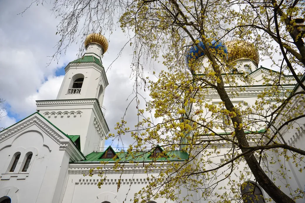 18.04.2020. Освящение пасхальных куличей и снеди у стен кафедрального Свято-Никольского собора