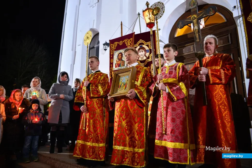 18.04.2020. Пасхальное богослужение в Свято-Никольском соборе Бобруйска.