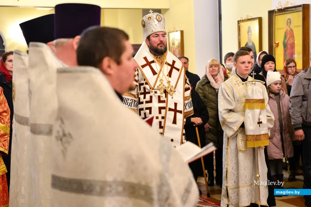 19.04.2020. Пасхальное богослужение в Свято-Никольском соборе Бобруйска. Епископ Бобруйский и