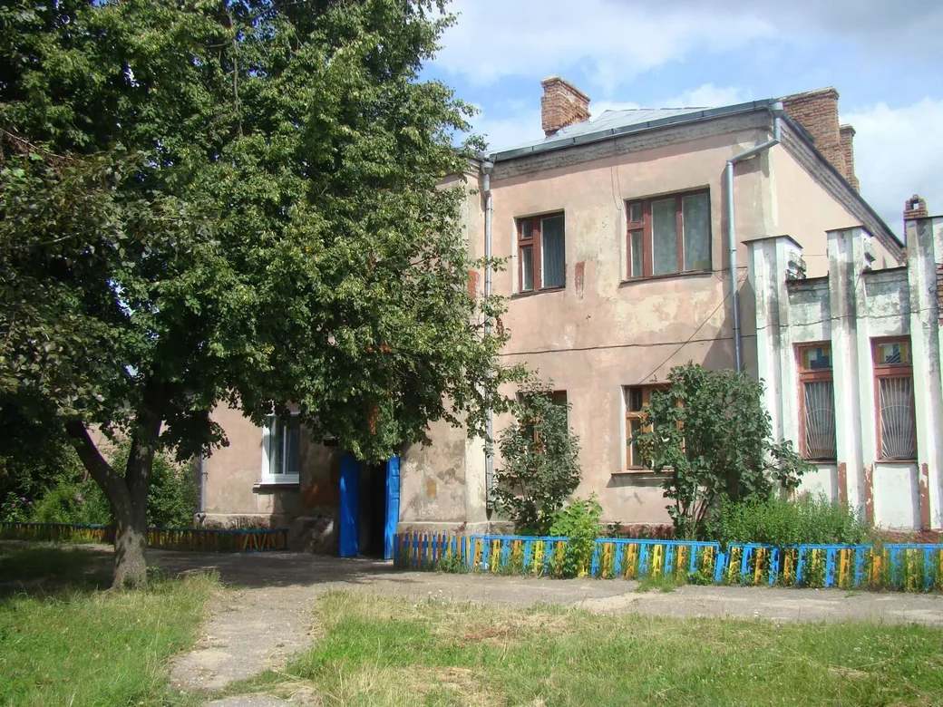 А это "Белый дом" в августе 2009 года.
