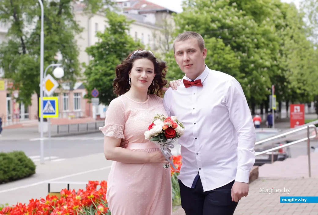 Наталья Попова и Михаил Добровольский стали мужем и женой 16 мая.