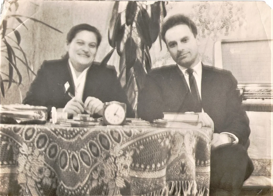 Ядвига и Владимир Сысои. Деревня Степановка, Глусский район, начало 1960-х.
