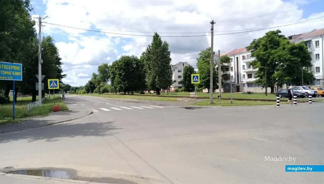 Ул. Ванцетти в Бобруйске. Перекресток с улицей Пушкина, направление на Глуск. В отдалении