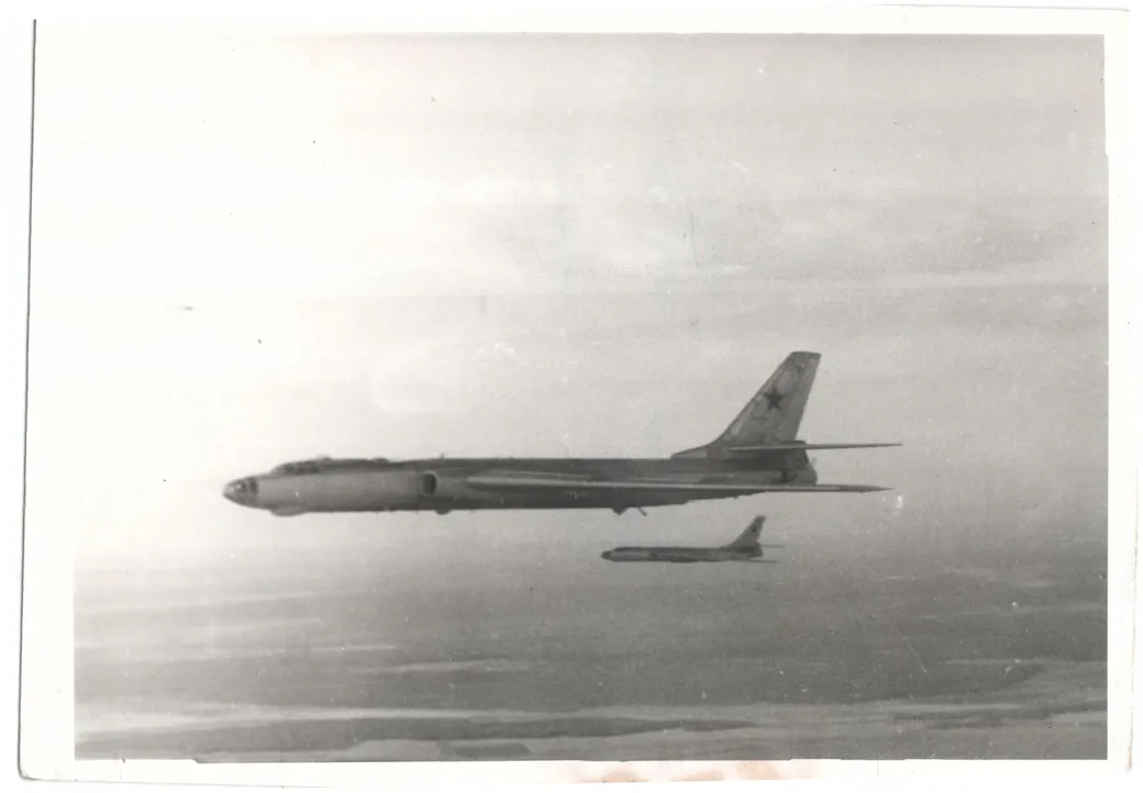 Ту-16.