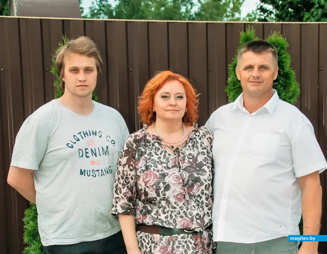 Алексей Алексеев с мамой и папой.