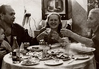 «Оливье», мясо шпигованное и сельдь рубленая