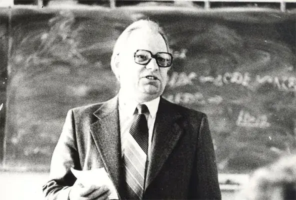 Петр Фролович Дмитрачков, декан могилевского истфака.