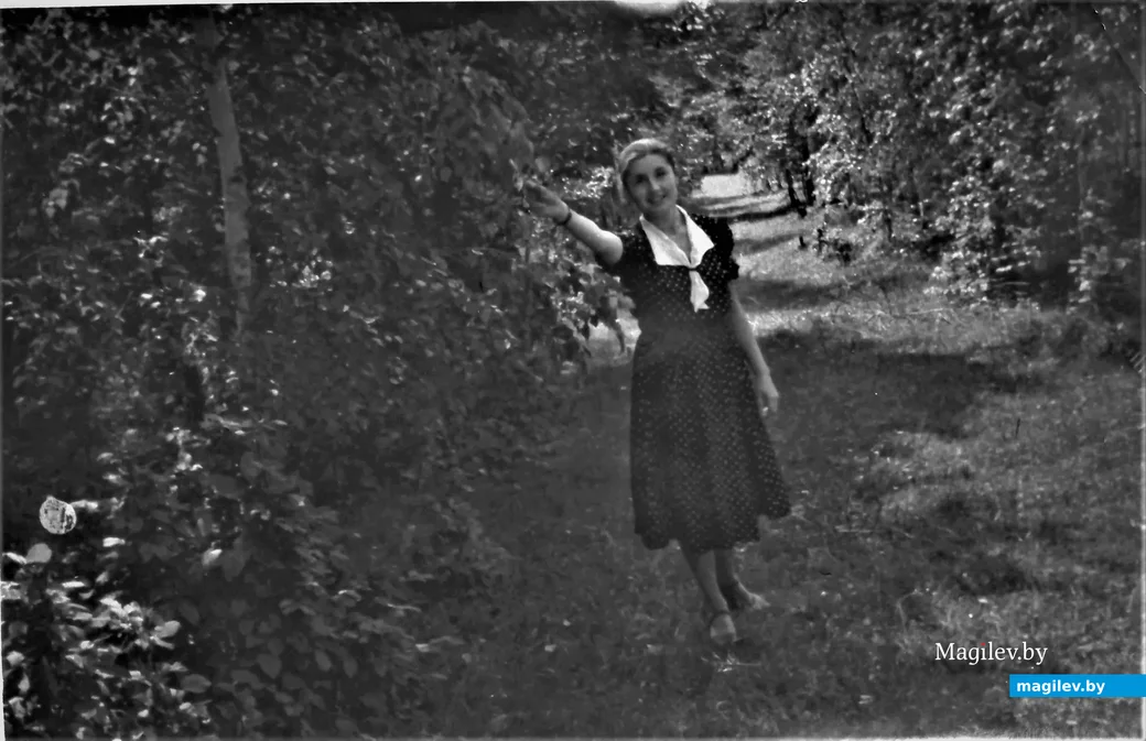 Вряд ли в молодости (1957 год) моя мама предполагала, что в жизни еще будут трудные времена.