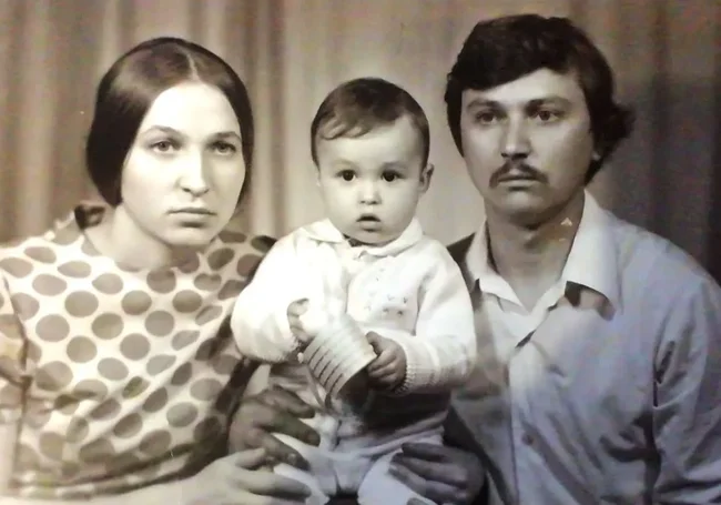 «Посидел и говорит: «Выходи за меня