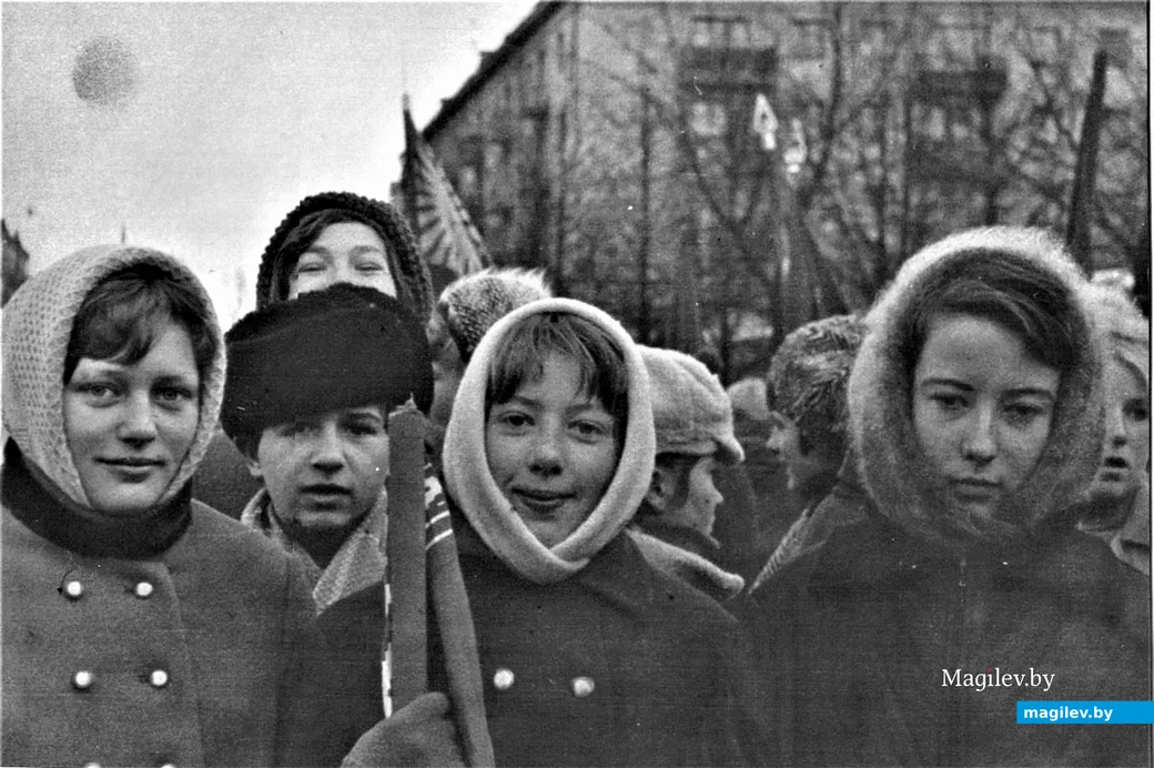 Ученики СШ №19 – Вика Дашкевич, Саша Желдак, Тома Белокурская, Валя Быкова (из-за Саши